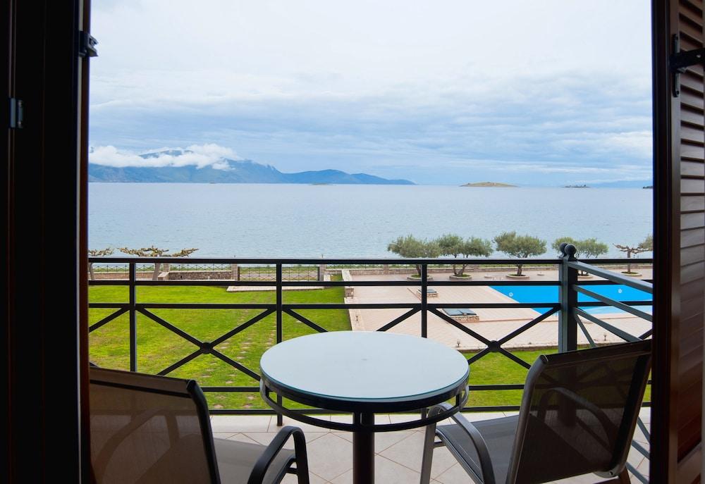 Europa Beach Hotel Galaxidi ภายนอก รูปภาพ