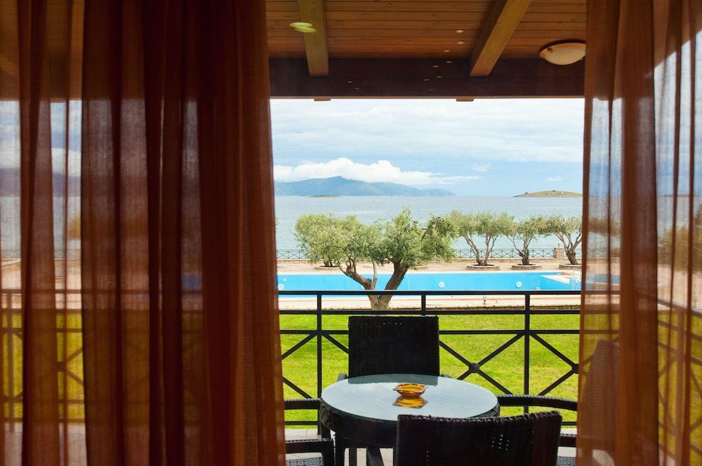 Europa Beach Hotel Galaxidi ภายนอก รูปภาพ