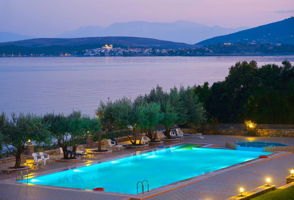 Europa Beach Hotel Galaxidi ภายนอก รูปภาพ