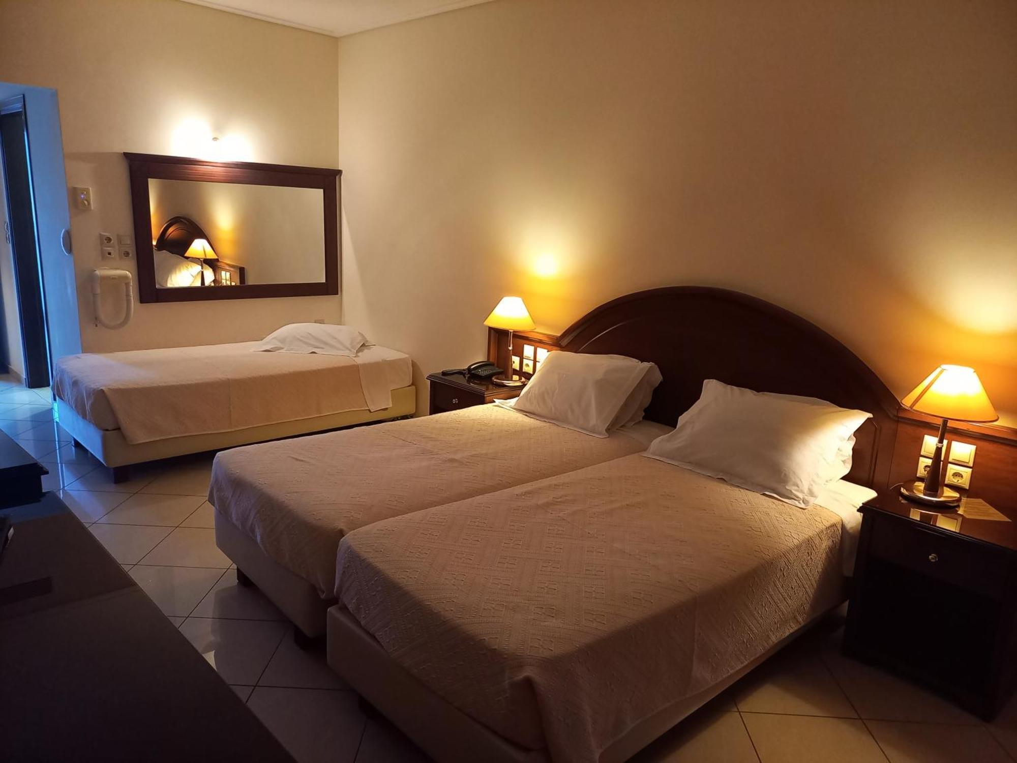 Europa Beach Hotel Galaxidi ภายนอก รูปภาพ