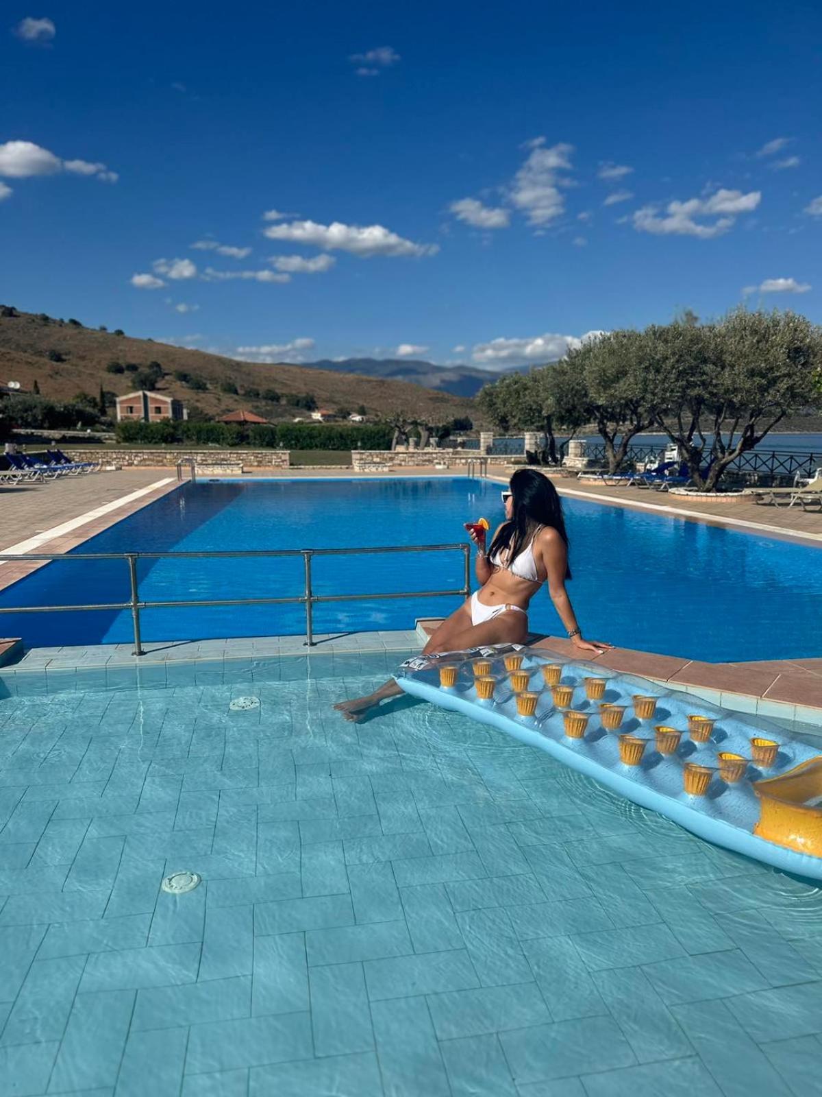 Europa Beach Hotel Galaxidi ภายนอก รูปภาพ