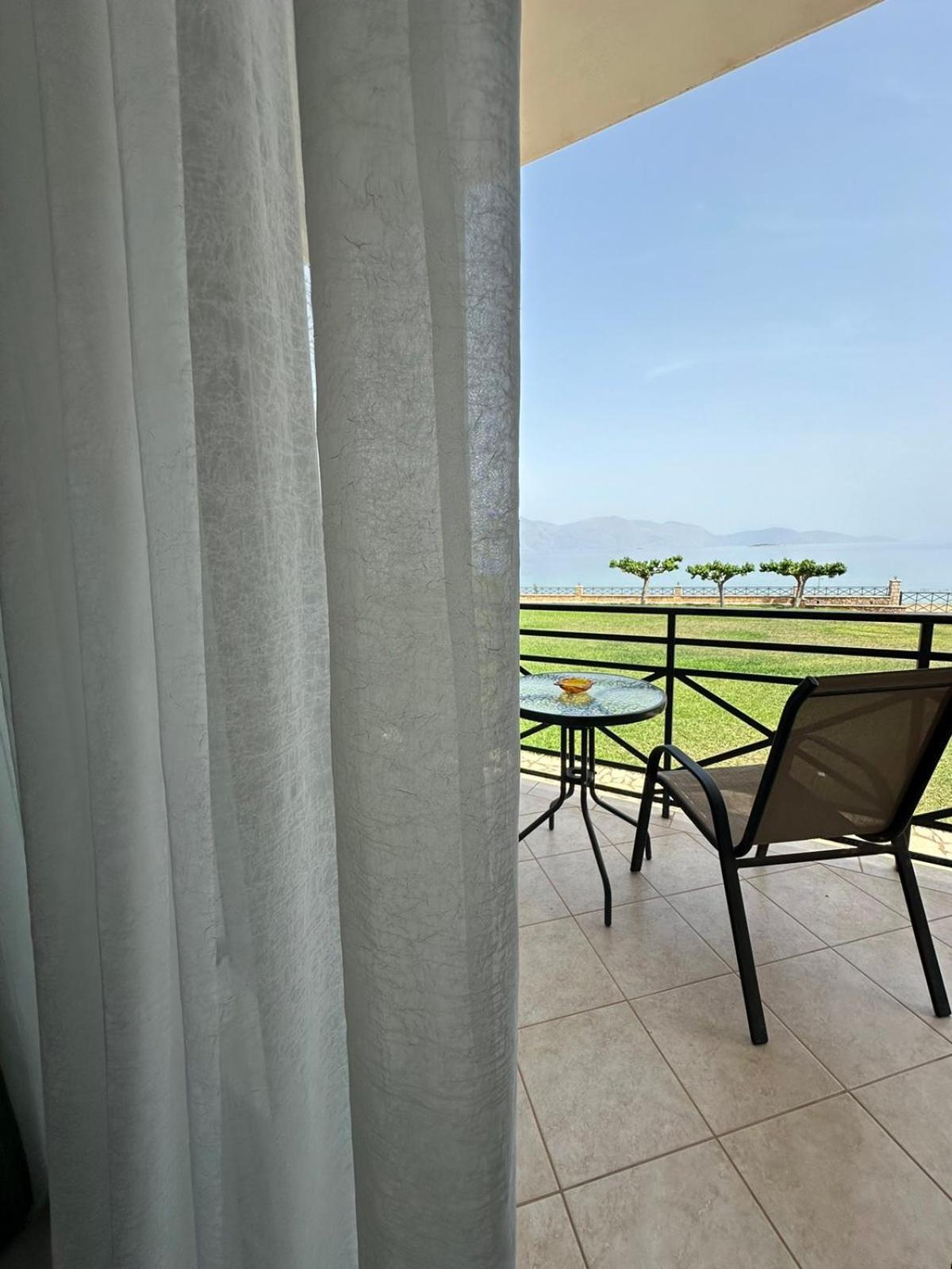 Europa Beach Hotel Galaxidi ภายนอก รูปภาพ