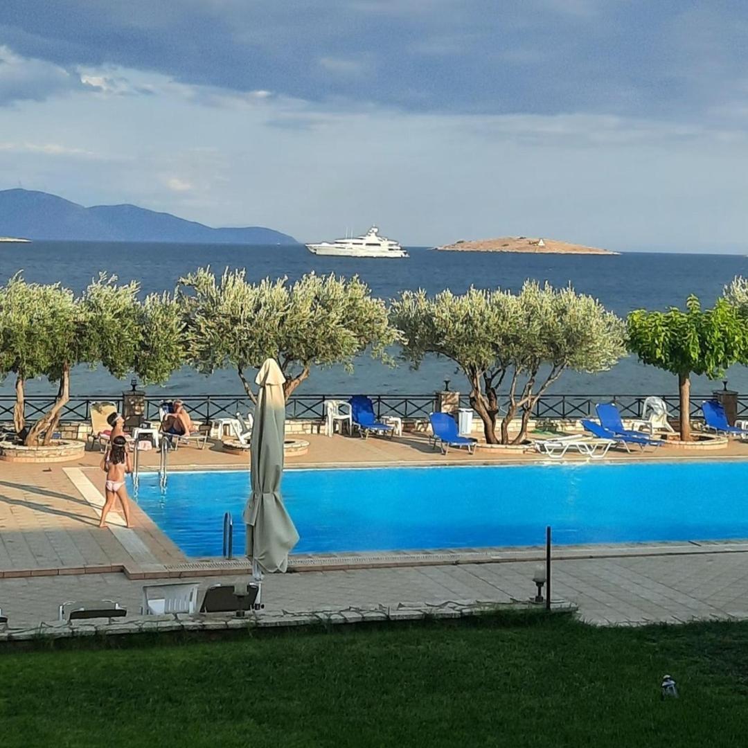 Europa Beach Hotel Galaxidi ภายนอก รูปภาพ