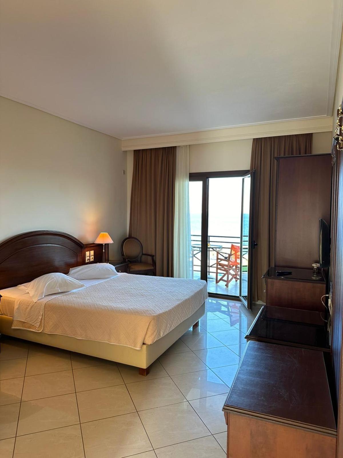 Europa Beach Hotel Galaxidi ภายนอก รูปภาพ