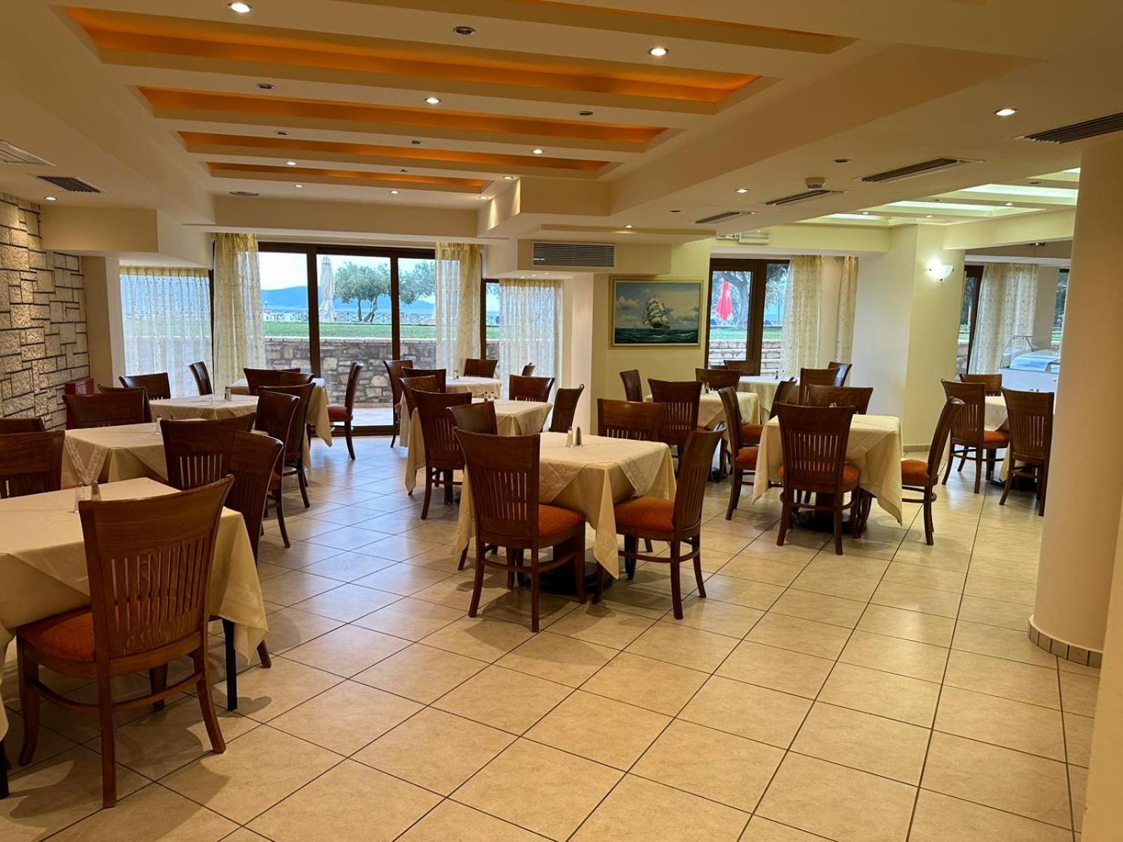 Europa Beach Hotel Galaxidi ภายนอก รูปภาพ